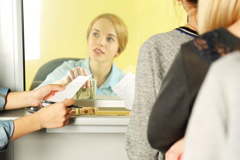 Caissière d'établissement financier