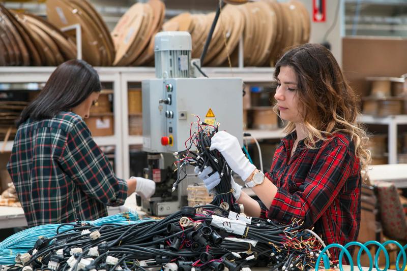 Technicienne en montage et entretien d’installations de câblodistribution